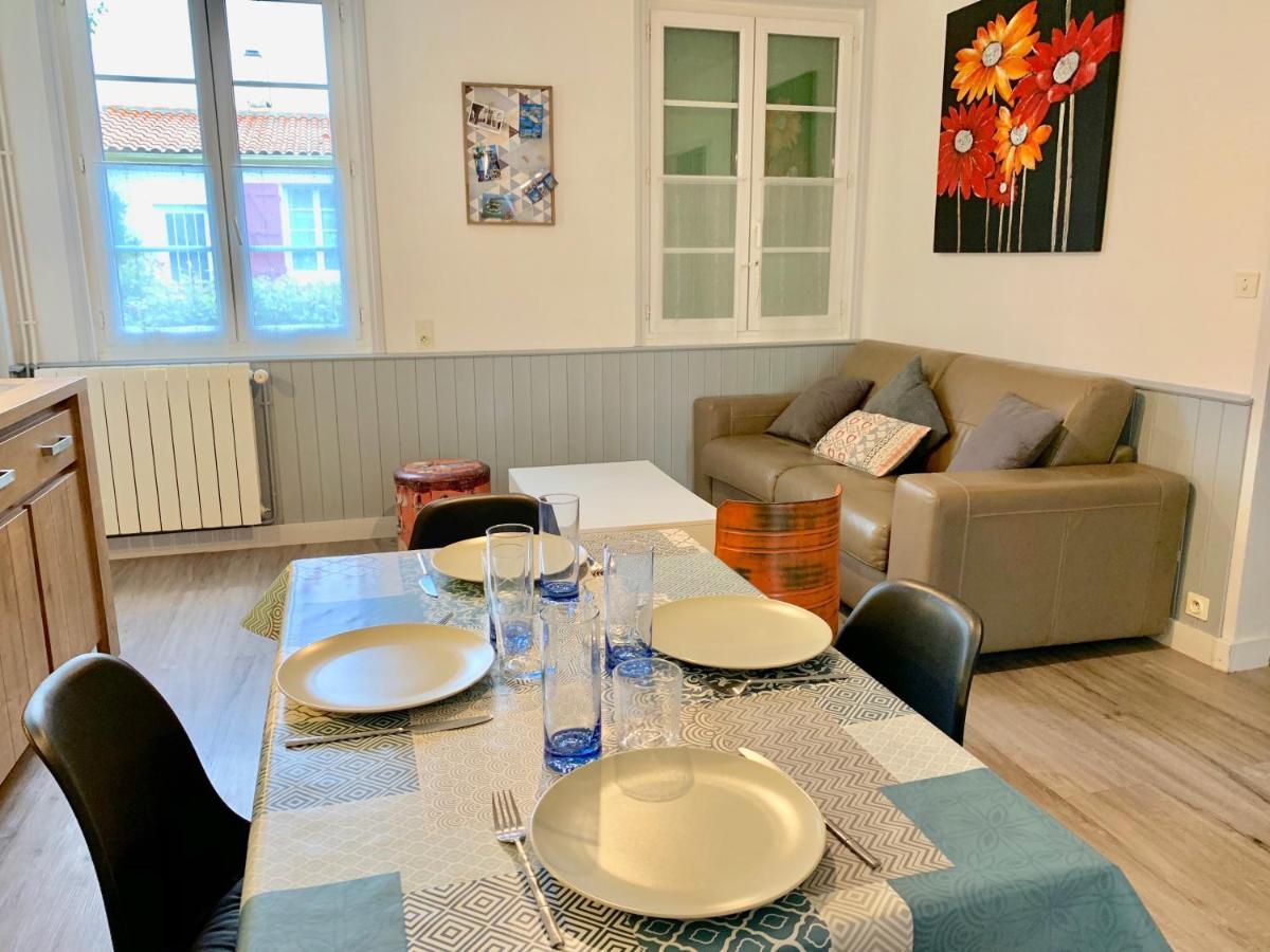 Maison de campagne Chez Trabou et Loulou 20 min de La Rochelle Aigrefeuille-dʼAunis Extérieur photo