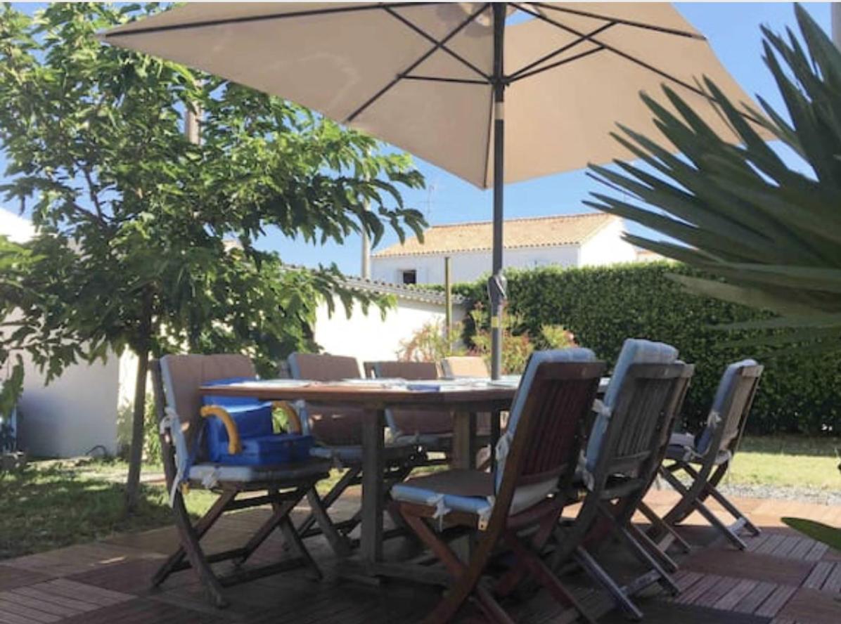 Maison de campagne Chez Trabou et Loulou 20 min de La Rochelle Aigrefeuille-dʼAunis Extérieur photo